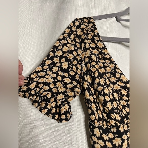 Urban Outfitters Tea Time Black and Yellow Floral Plunging Romper XS - Picture 6 of 15